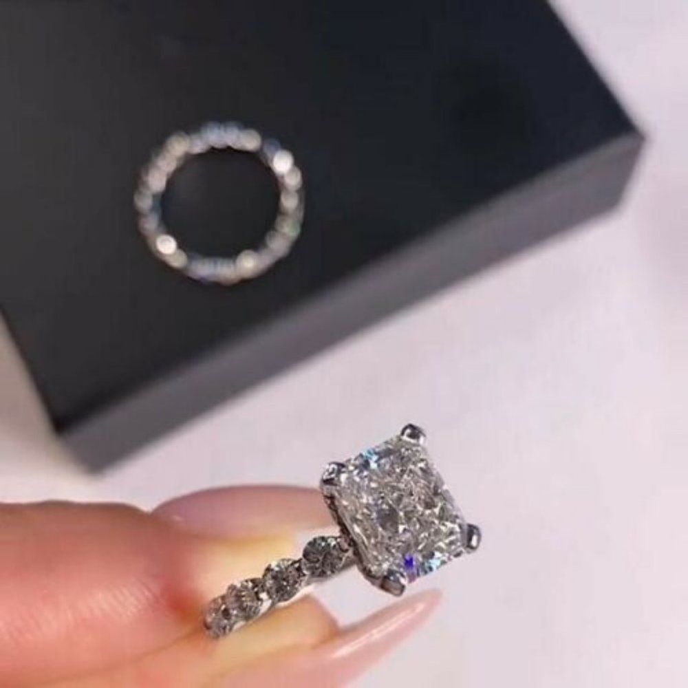 925 Silver White Sapphire Set Ring - Picture 2 of 4